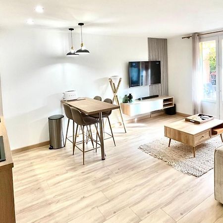 Magnifique 2 Chambres Terrasse Et Parking 圣特罗佩 外观 照片