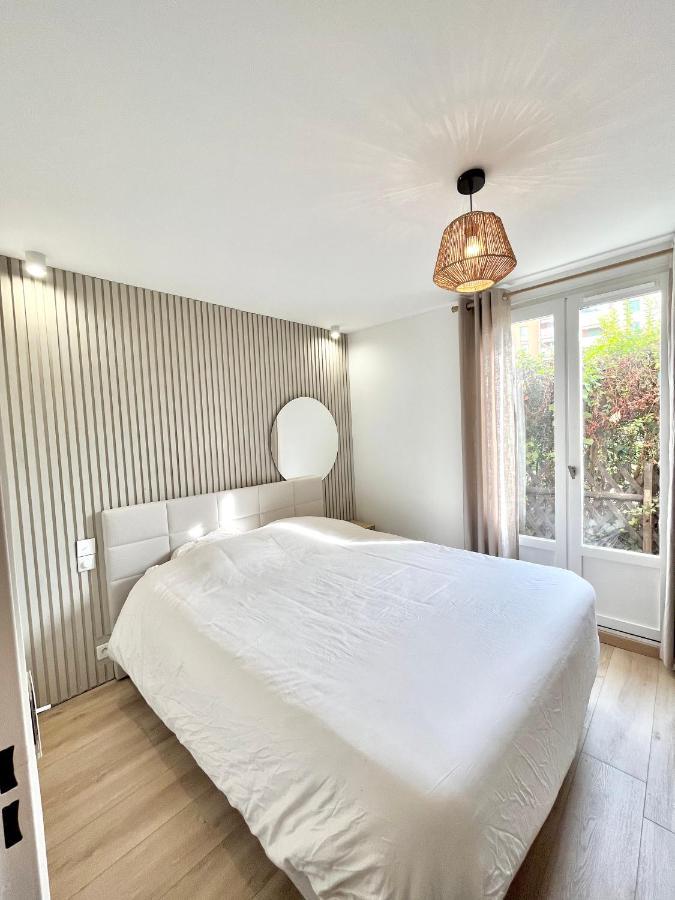 Magnifique 2 Chambres Terrasse Et Parking 圣特罗佩 外观 照片