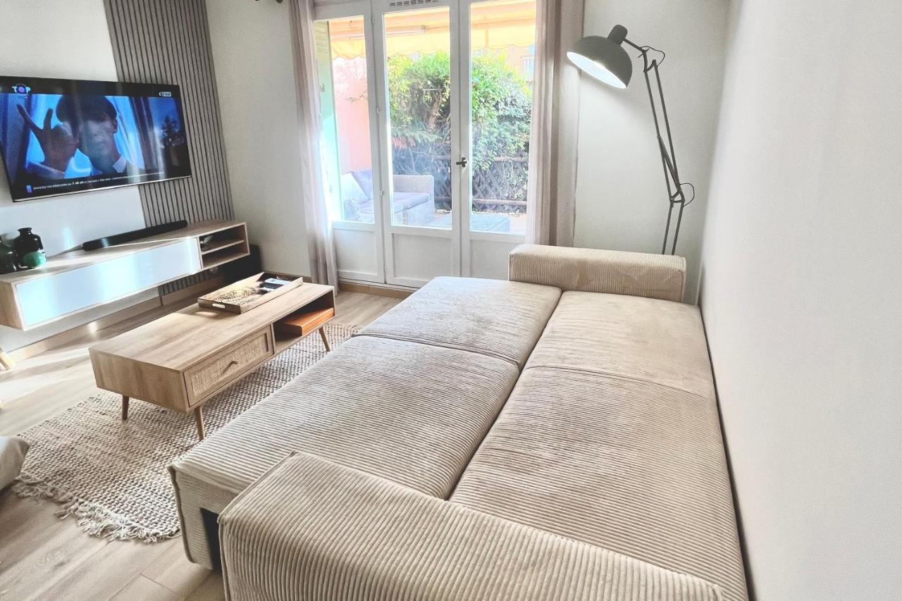 Magnifique 2 Chambres Terrasse Et Parking 圣特罗佩 外观 照片